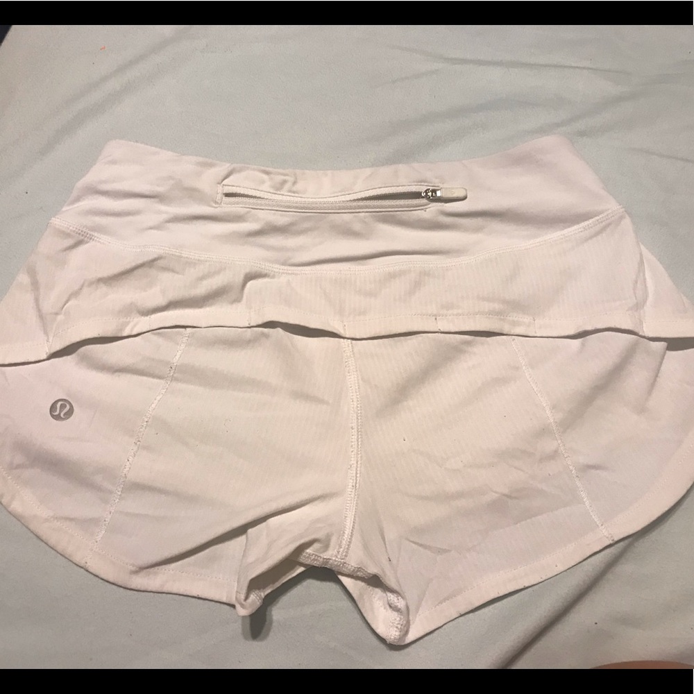 White lululemon shorts sz 0 2.5 inseam